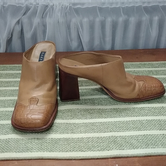 Shoes - Picture 2 of 3